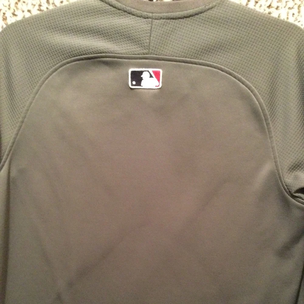 Authentic MLB Boston Red Sox Majestic Brand Shirt - Picture 5 of 5